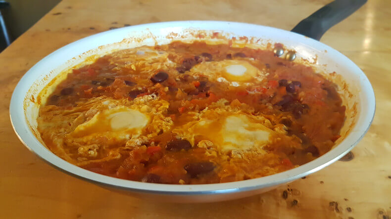 Shakshuka in der Pfanne